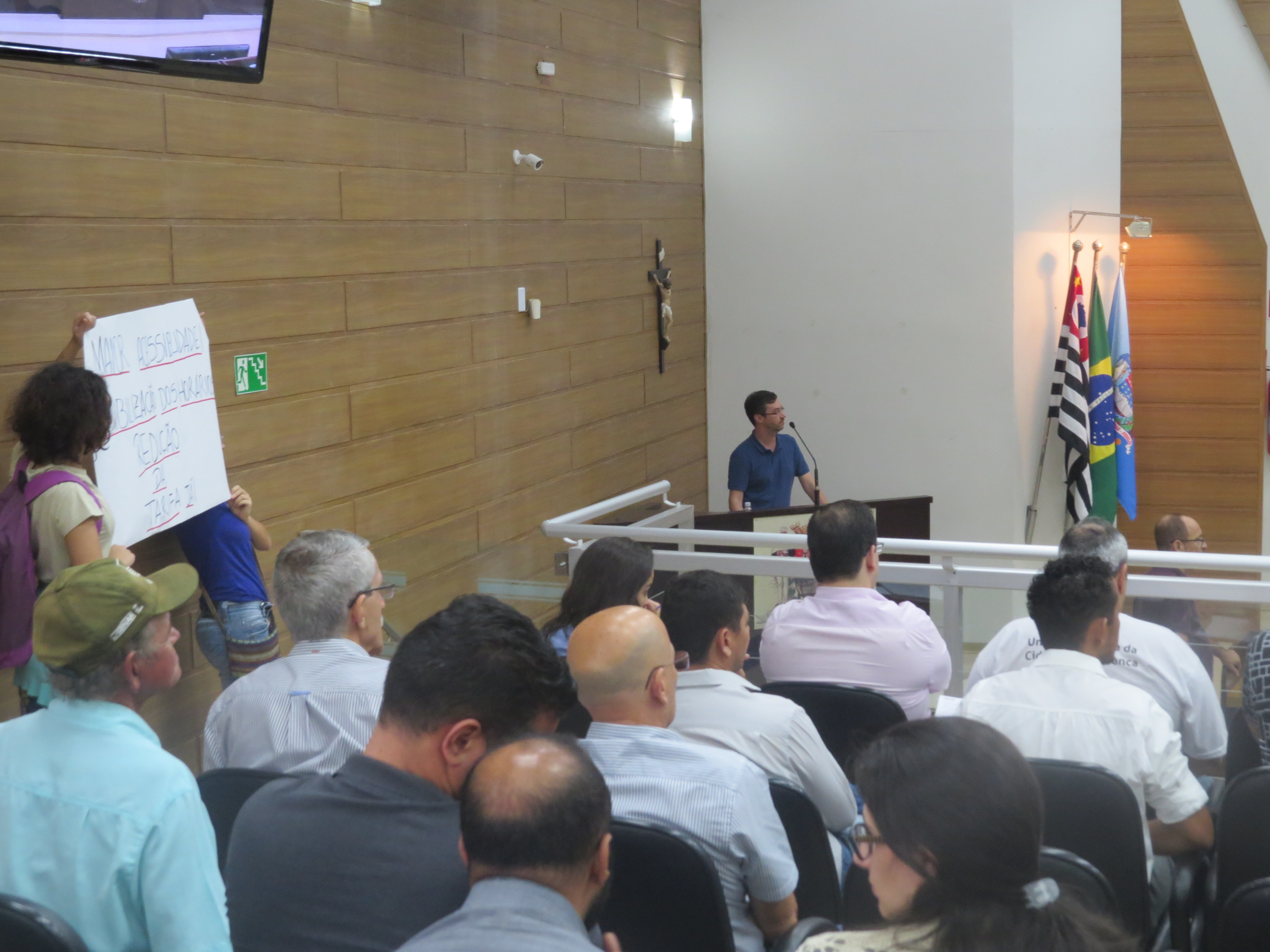 Engenheiro Rodrigo Verroni apresenta estudo sobre renovação do contrato com a São José (Foto: Reprodução)